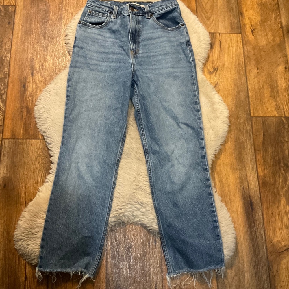 Levis 70's High Slim Straight Size 28 Medium Blue Raw‎ Hem Womens